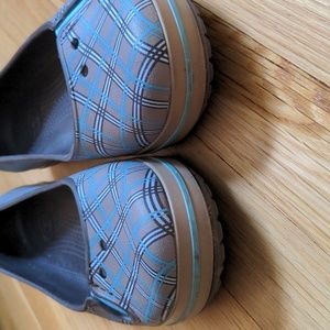 Plaid ballet flat crocs EUC